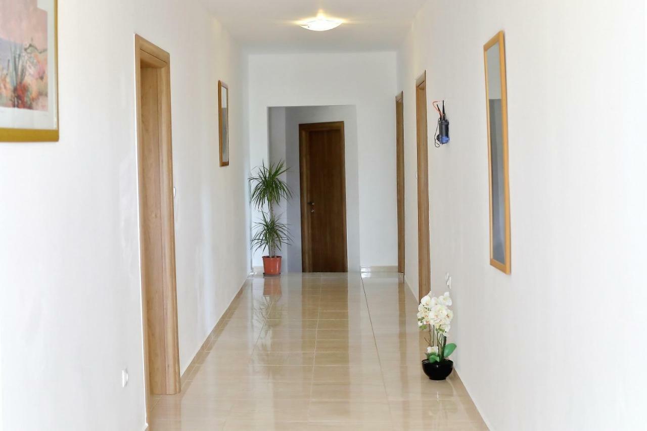 Apartments And Rooms Aleksandra Bibinje Extérieur photo